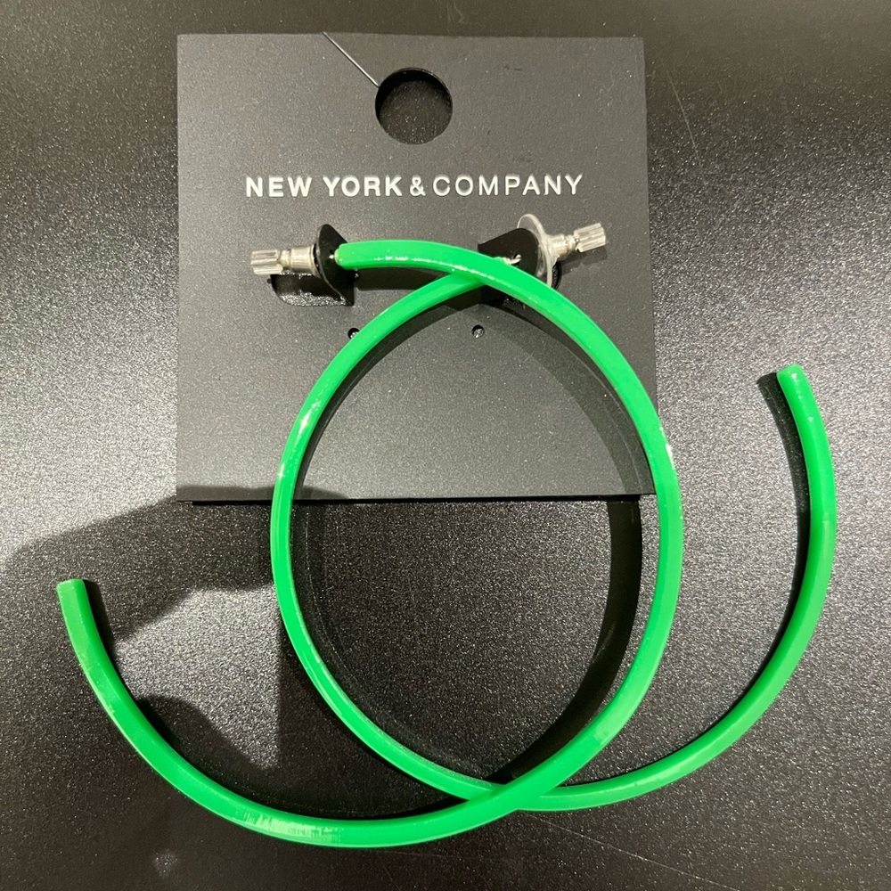 BNWT green hoops